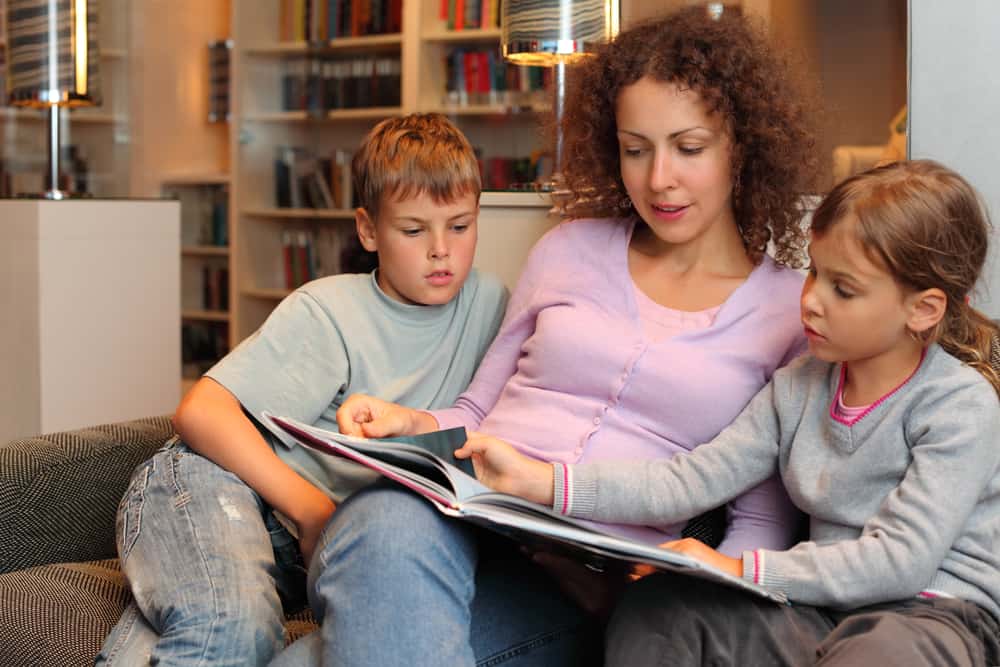 Read with your children to engourage literacy later in life