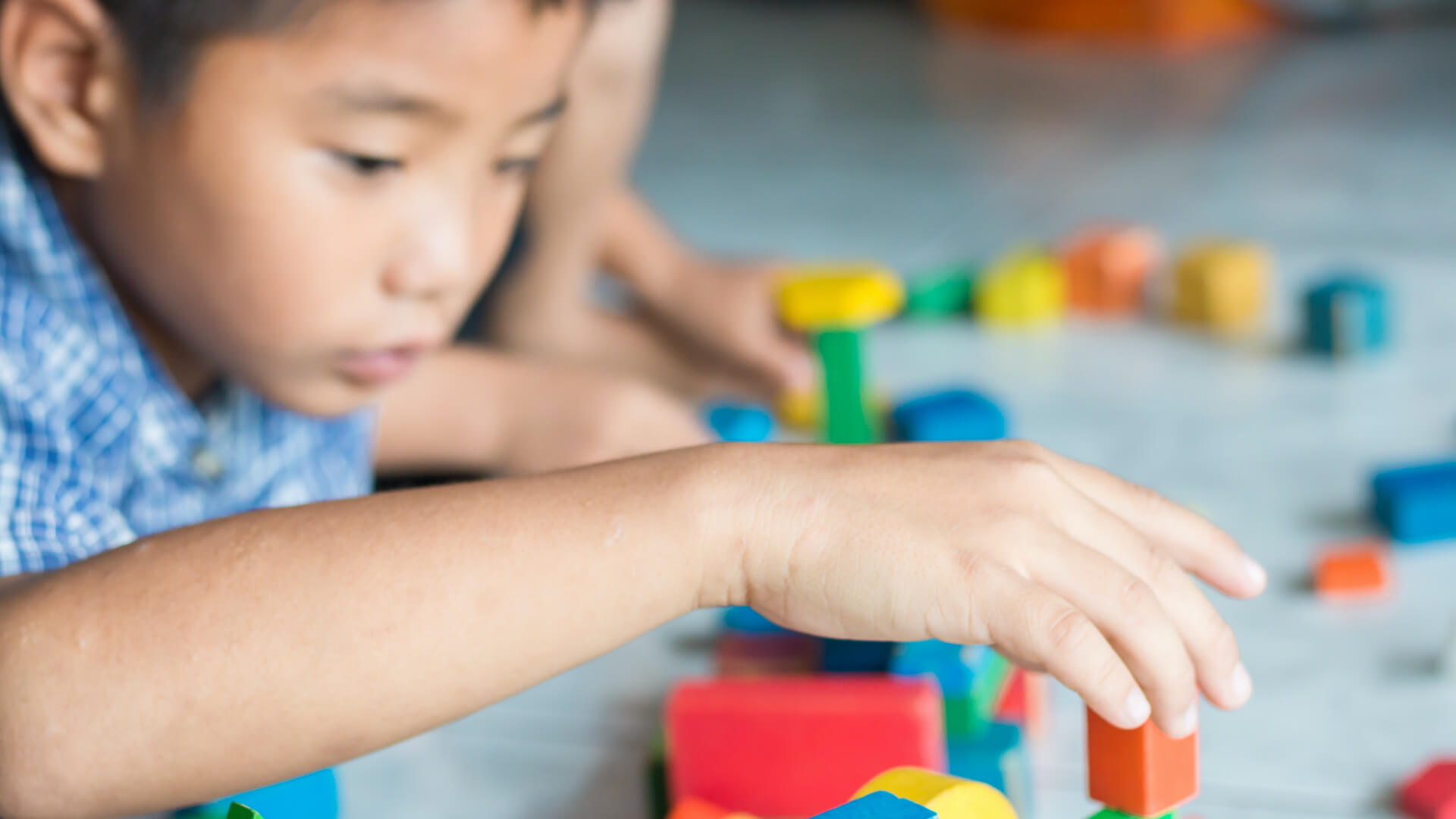 boy-playing-with-blocks.jpg