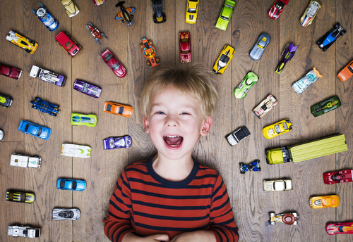 boy-with-cars