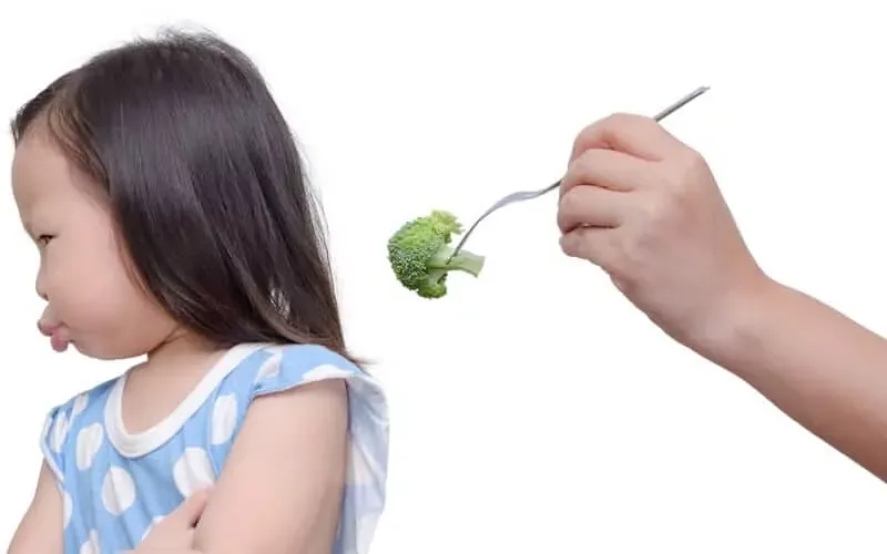 brokoli-child-says-no-nonverbal